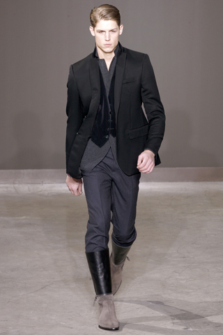 Louis Vuitton / - 2010-2011